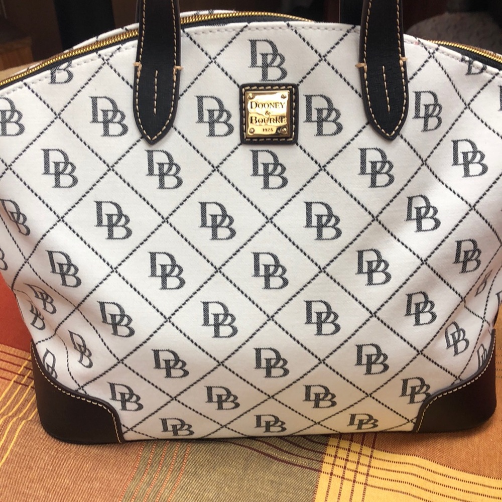 Dooney & Bourke Bag